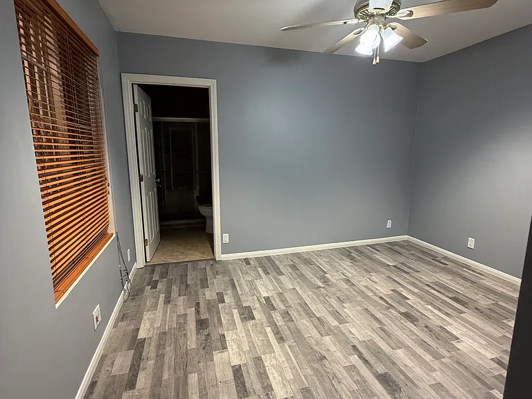 18601 Vincennes St #5 — Photo 10
