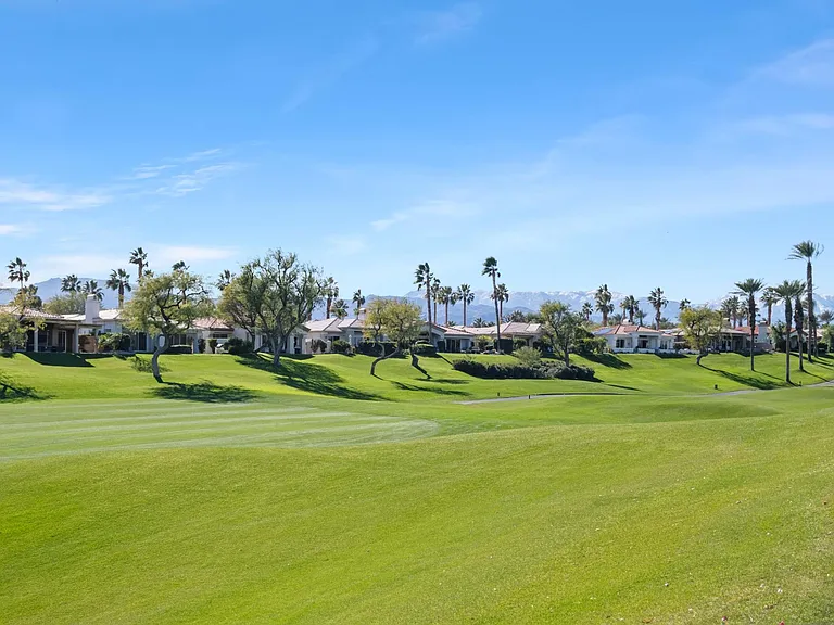 407 Desert Holly Dr — Photo 34