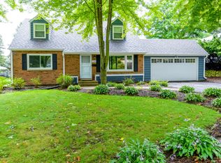 1341 E Roberta Ave, Waukesha, WI 53186