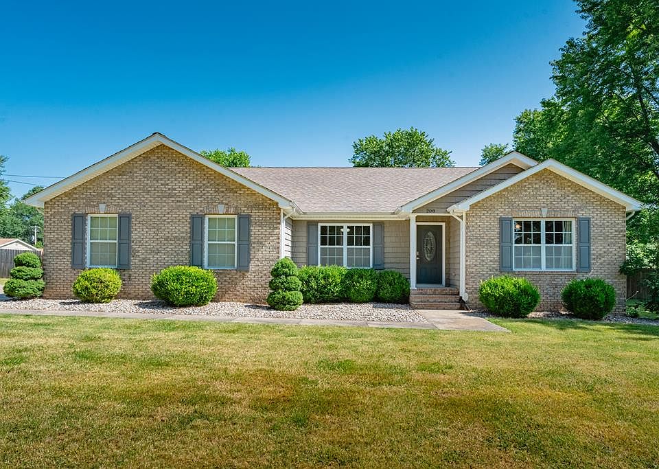 1st image of 208 Country Club Ln