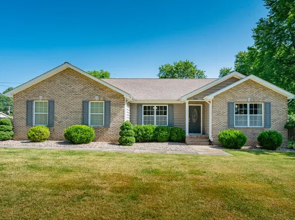 208 Country Club Ln, Madisonville, KY 42431