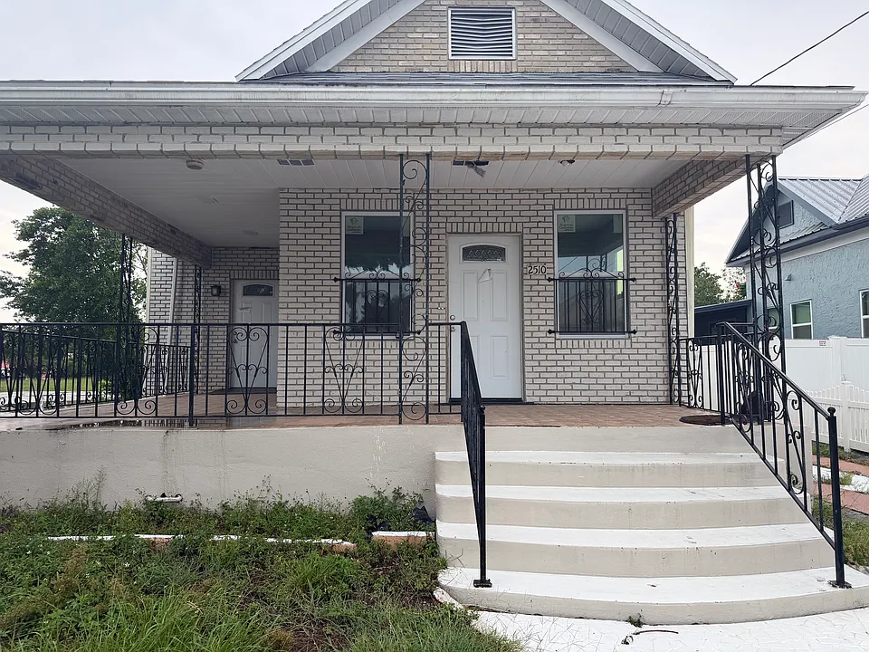 2510 W Dewey St