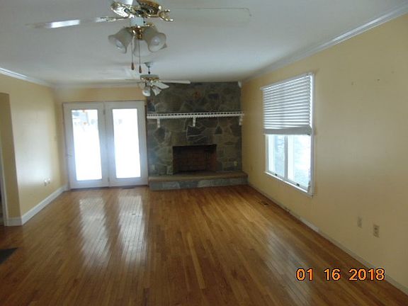 3rd image of 438 Ponderosa Dr