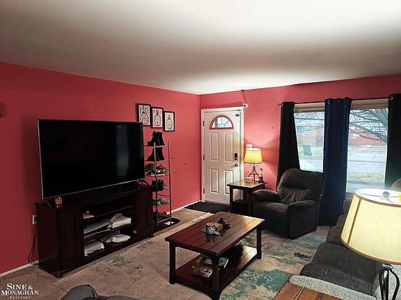 3rd image of 28300 Roy St