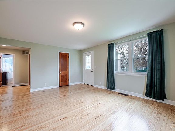 5th image of 407 N Charity St