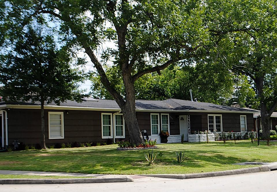 1st image of 7703 Pecan Villas Dr