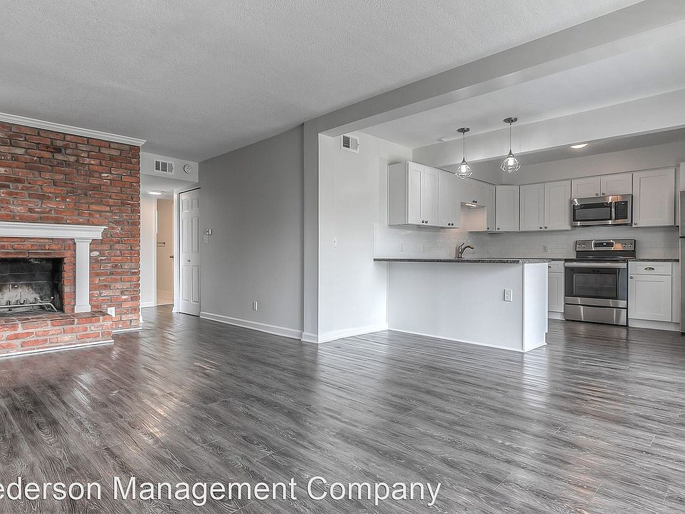1st image of 4455 Jefferson St #6