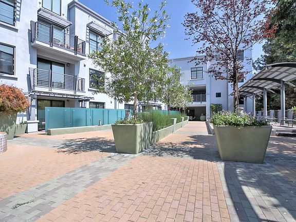 3rd image of 10745 N De Anza Blvd Unit 308