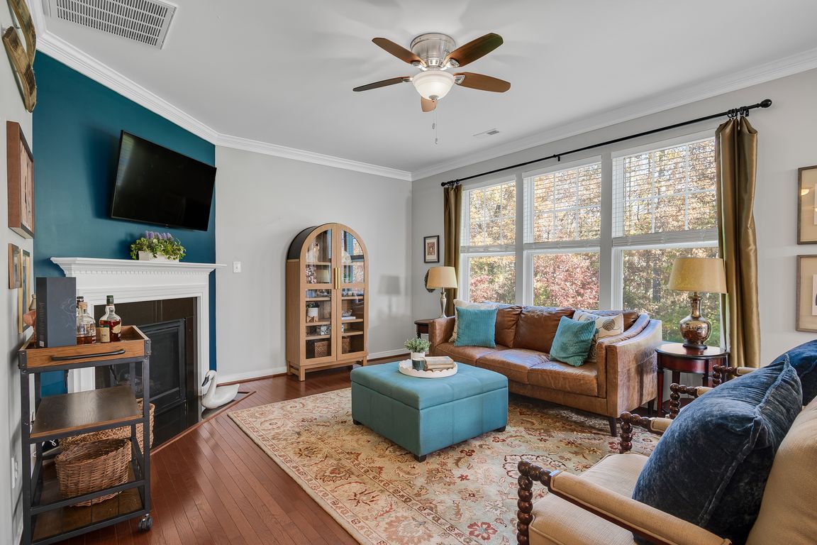 next background image