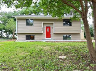 1033 Aspen Dr, Norwalk, IA 50211
