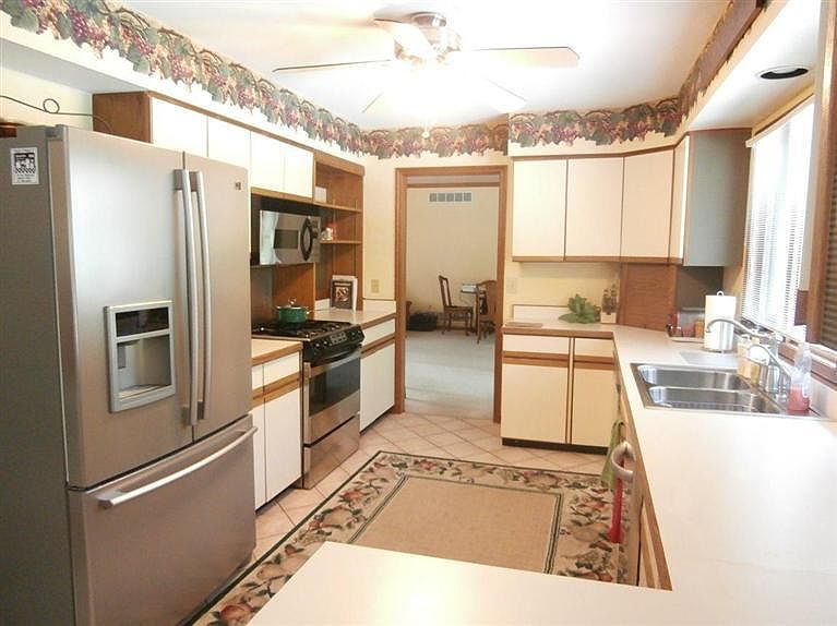1st image of 6351 Gem Stone Dr