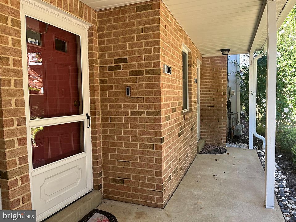 2nd image of 1006 Valley Glen Rd #241