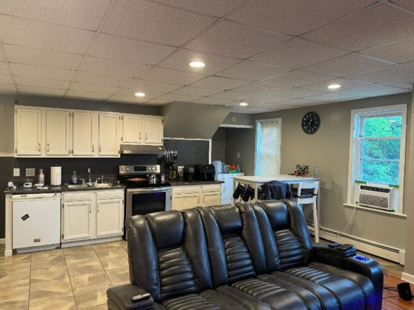 100 Nesbitt St APT 3
