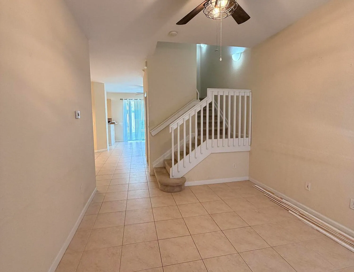 3 bed, 2.5 bath, 1565 sqft, $2,000 — Photo 2
