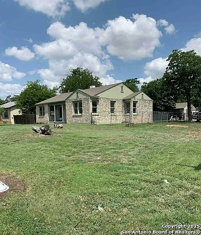 703 Alexander Hamilton Dr — Photo 2