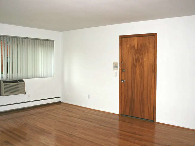 2425 Starr Rd #405 — Photo 3
