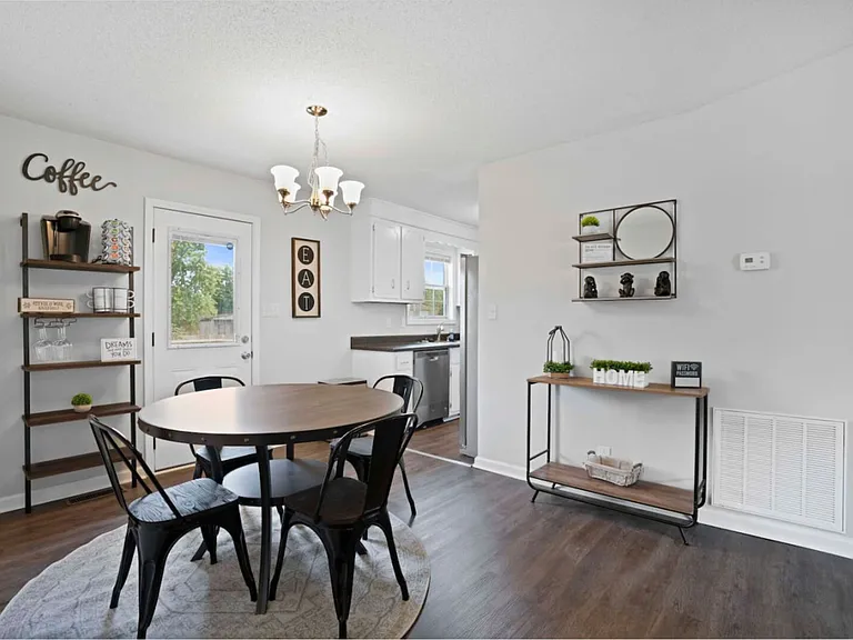 Oak Lawn Dr — Photo 8