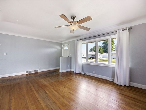 3rd image of 400 30th St NW