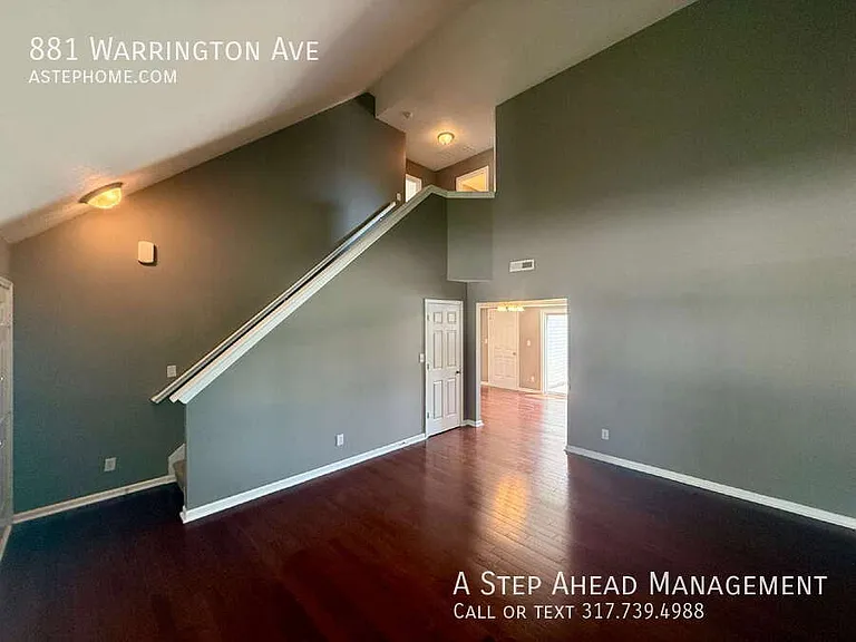 881 Warrington Ave — Photo 4