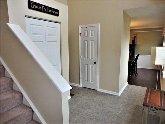 2nd image of 340 Chaucer Dr