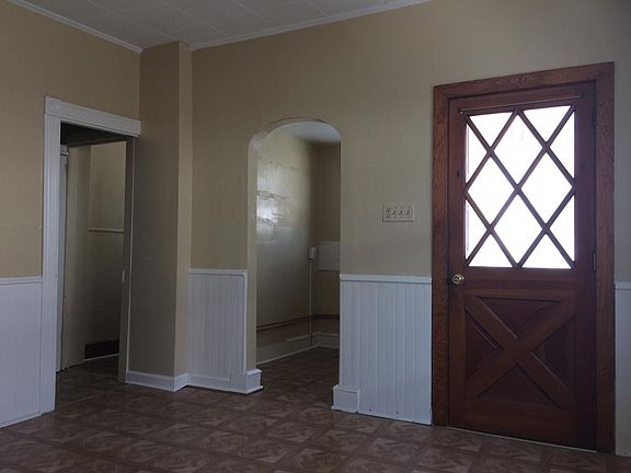 Kitchen/ Laundry Area