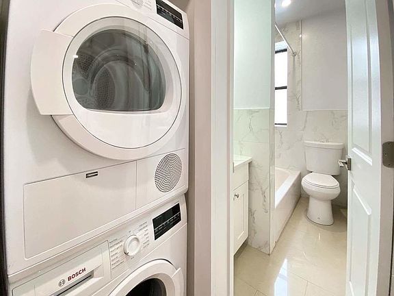 5th image of 993 President St #1R
