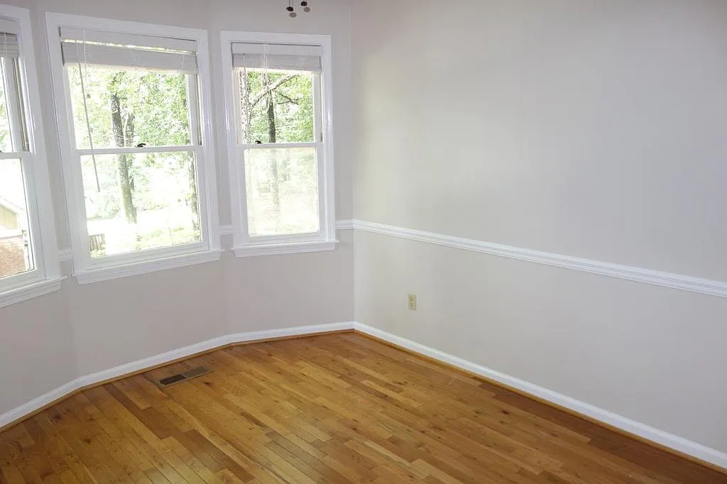 4 bed, 2445 sqft, $2,000 — Photo 3
