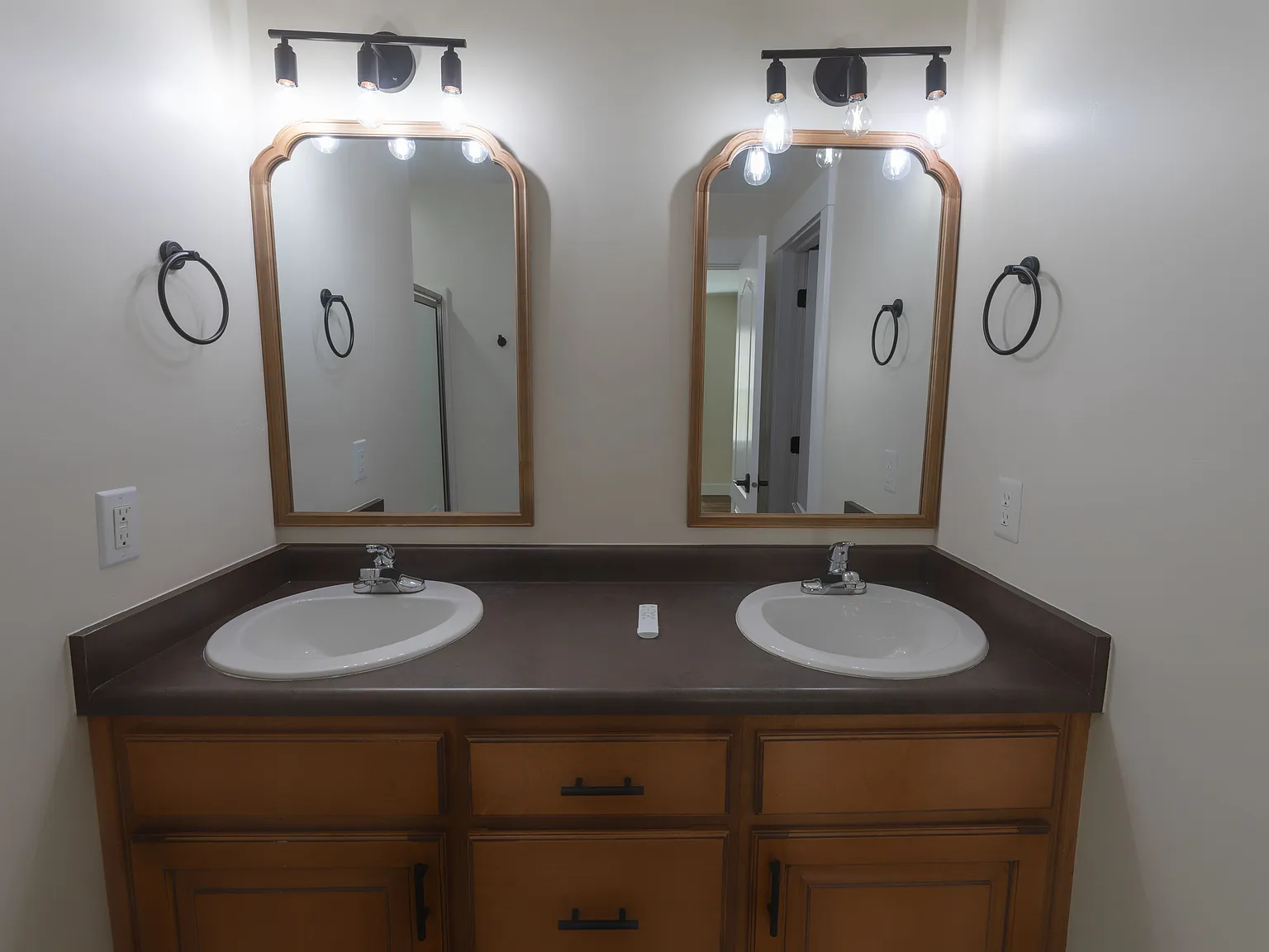 2 bed, 1600 sqft, $2,100 — Photo 4