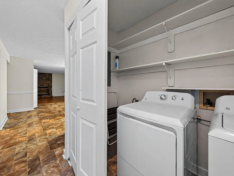 105 Trinity Woods Dr — Photo 8