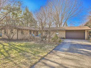 207 Pell Cir, Urbana, IL