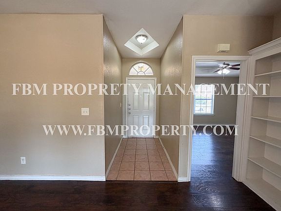 3rd image of 2702 Boyd St