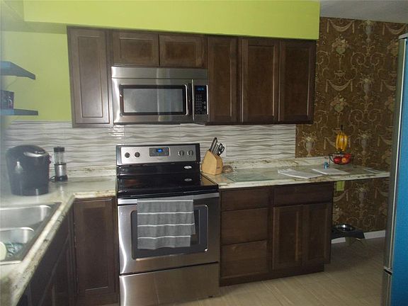 4th image of 3041 Curry Ln