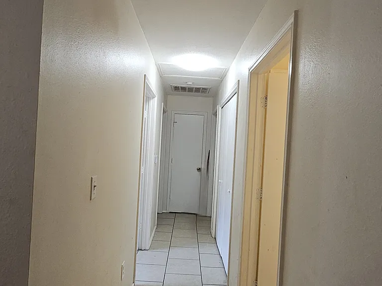 2200 El Sol St — Photo 7