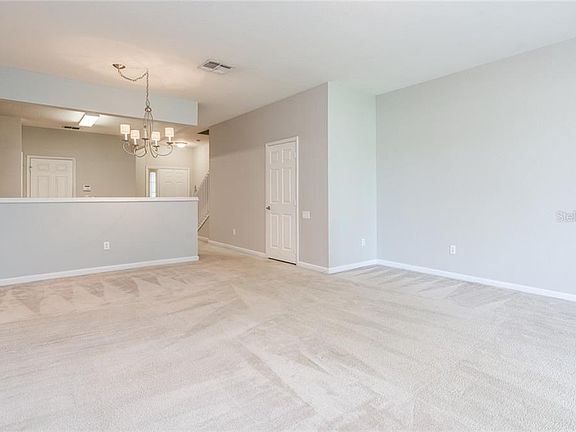4th image of 2221 Stockton Dr