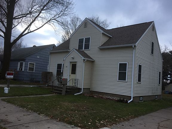 2nd image of 824 S 11th Ave