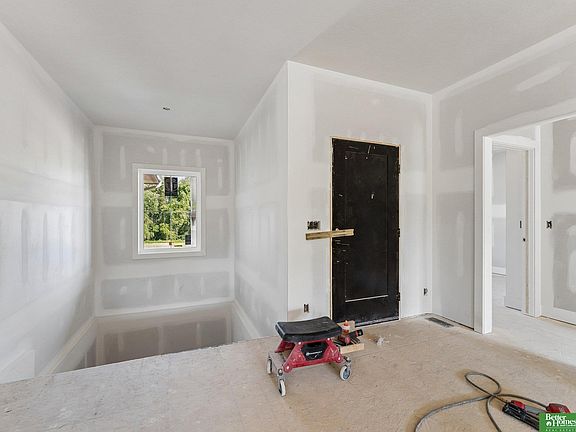 4th image of 16619 Mueller St