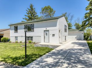 8920 Fairway Dr, Orland Park, IL 60462