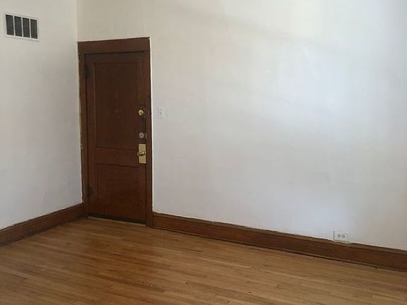 4th image of 1119 N Kildare Ave #1