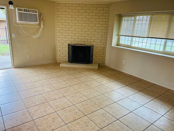 5th image of 2199 E 19th St APT A