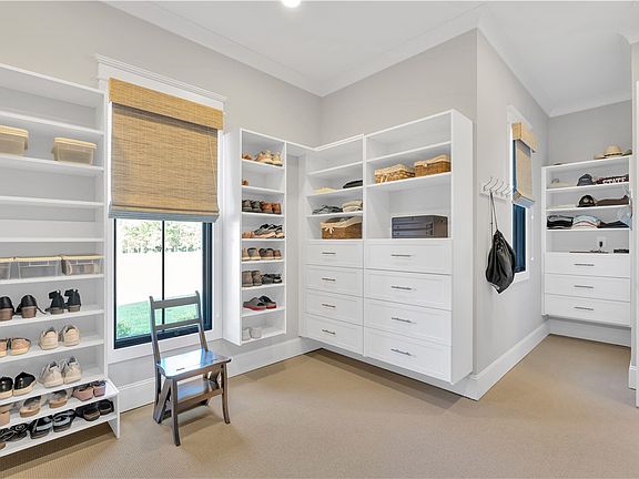 4th image of 9 Vintage Oaks Way