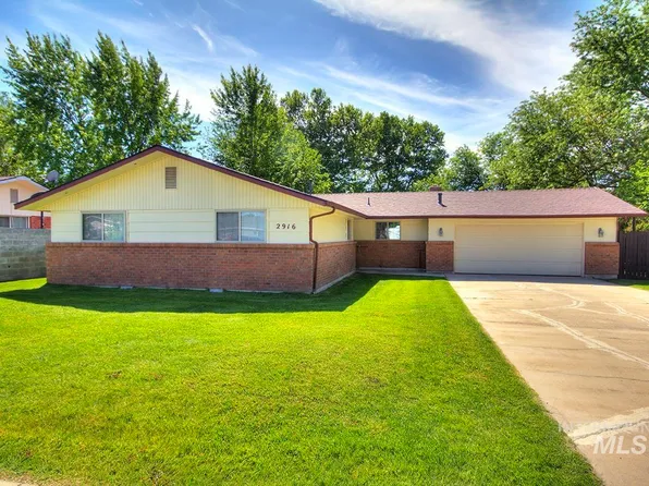 2916 Iowa Ave, Caldwell, ID 83605