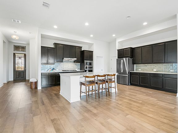 3rd image of 110 Sonrisa