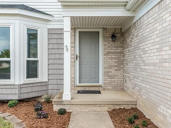 2nd image of 3298 Turnberry La