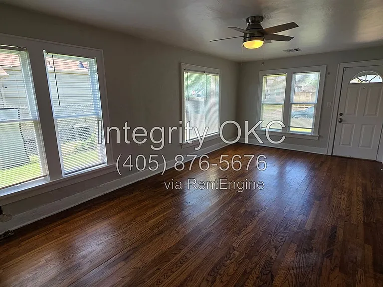 306 E Hughbert St — Photo 14