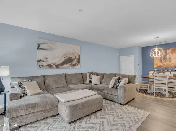 526 Sophee Lane, Lakewood, NJ 08701