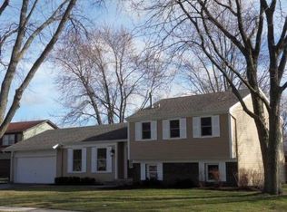 218 Longridge Ct, Naperville, IL 60565