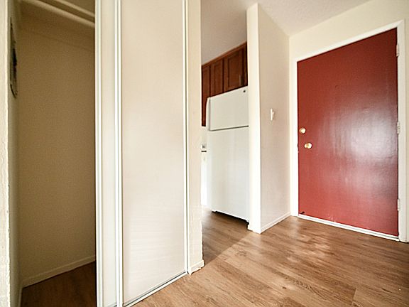 3rd image of 609 E 23rd St APT 108