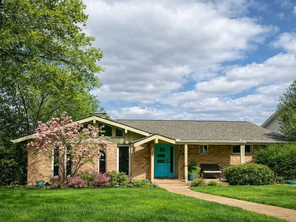 9841 Broken Bow Rd, Dallas, TX 75238