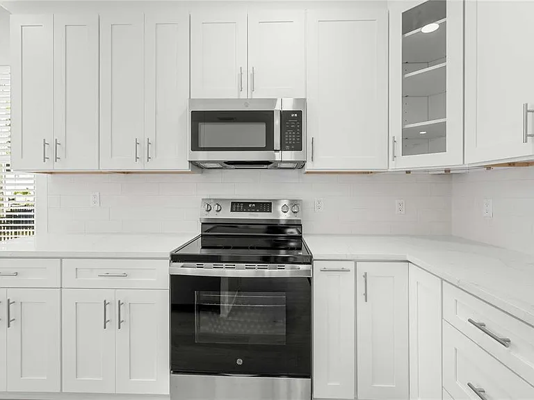 2203 N Blvd — Photo 17