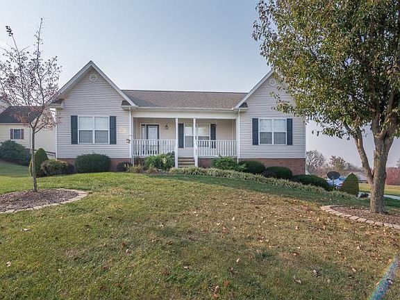 2nd image of 407 Heritage Ln